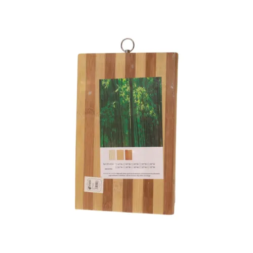 لوح تقطيع من الخيزران الطبيعي (Bamboo Cutting Board) مع تعليقة معدنية.