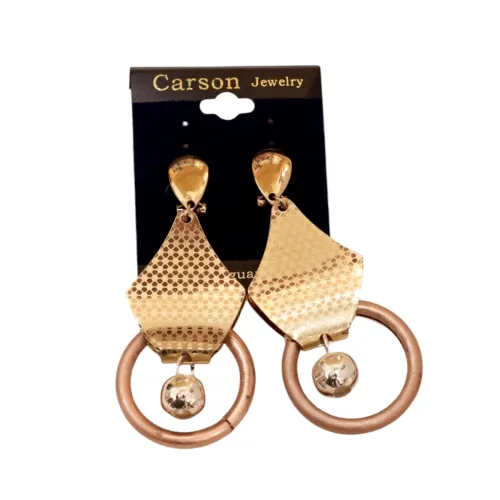 أقراط متدلية أنيقة بتصميم بوهيمي عصري مع إطار ذهبي منقوش ودائرة مطفأة من "Carson Jewelry"